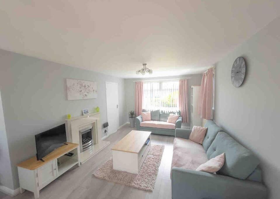 Crud Yr Awel, Dinas, Pembrokeshire Holiday home *