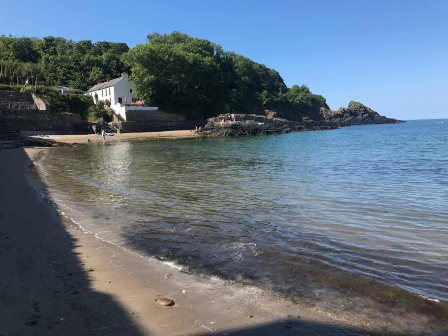 Crud Yr Awel, Dinas, Pembrokeshire Holiday home